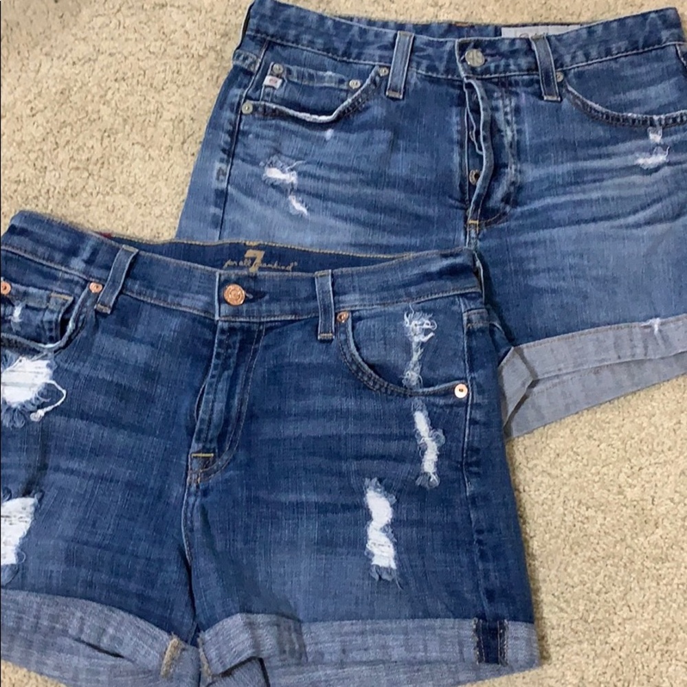 🐶2 pairs of denim shorts